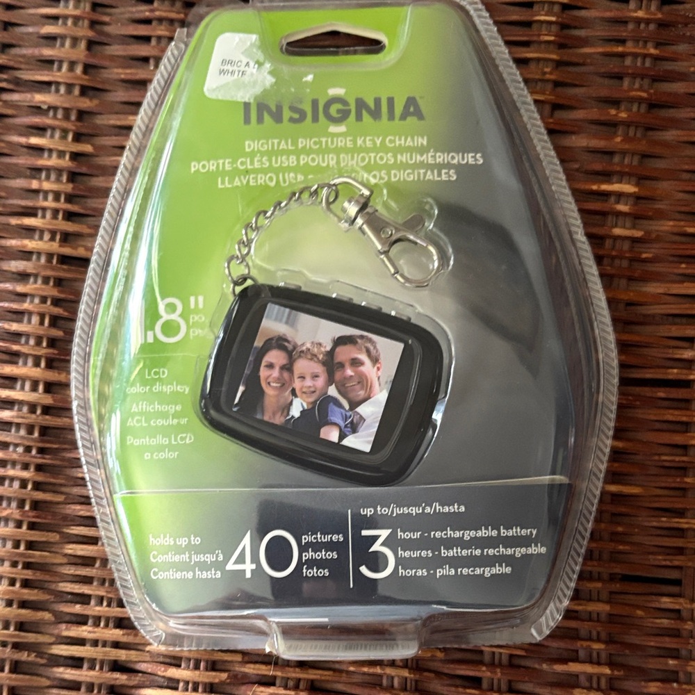 Insignia Digital Picture Keychain - Black